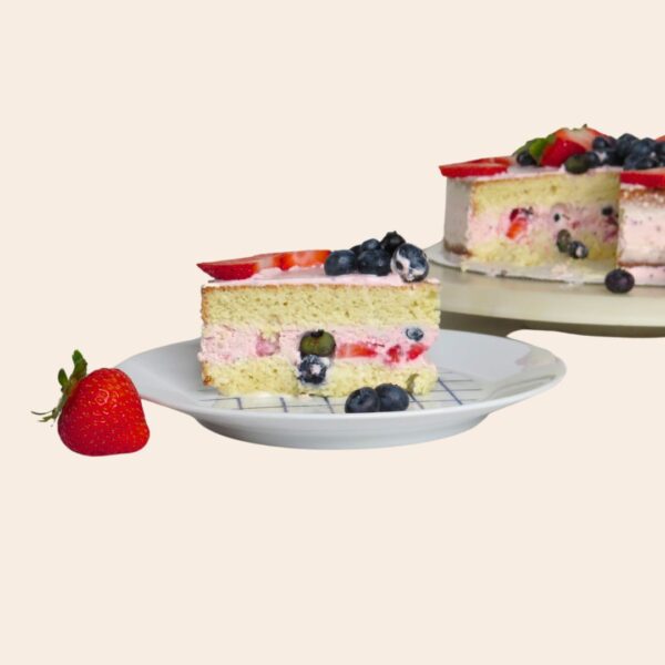 Tres Leches Reyeno con Berries